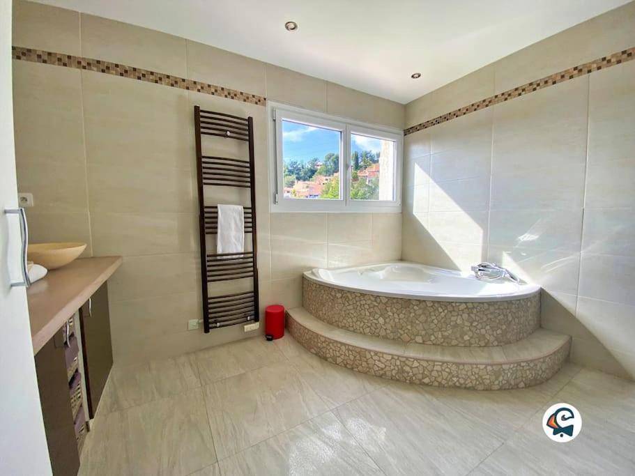 Magnifique Villa Piscine Proche Nice La Trinité Extérieur photo